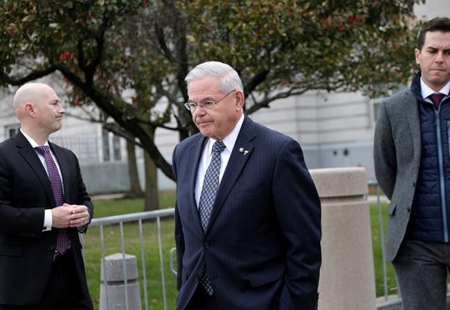 The Latest: Menendez says jurors believe in his innocence | iNFOnews.ca CP296918316