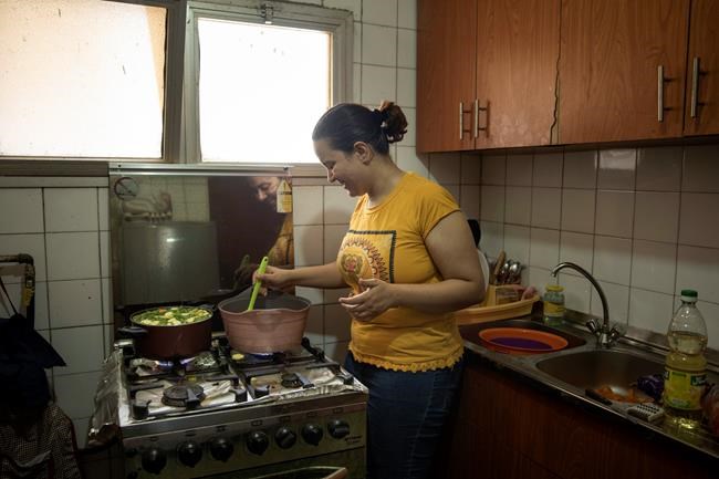 In Egypt, volunteers make meals with love for virus patients | iNFOnews.ca