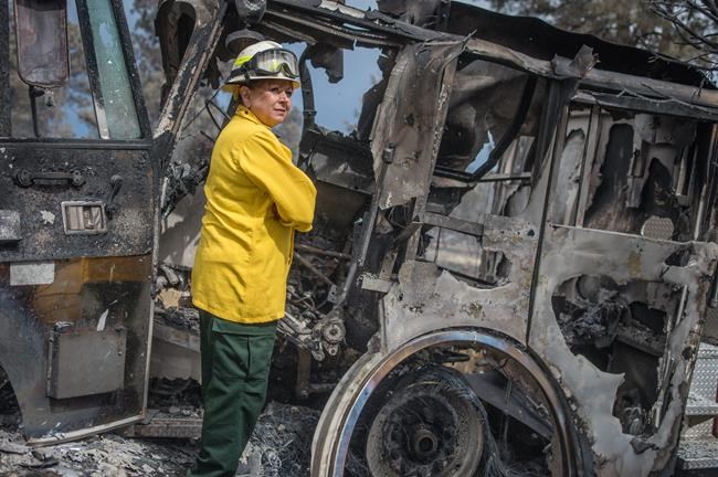 Crews work to keep blaze from highway near the Grand Canyon | iNFOnews.ca Crews work to keep blaze from highway near the Grand Canyon | iNFOnews.ca