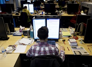Even with regular exercise, excessive sitting linked to disease, premature death | iNFOnews.ca CP31541823