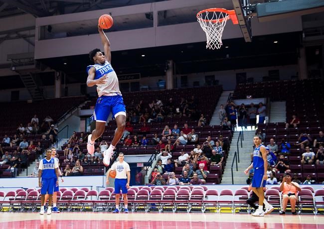 Barrett & Co. delight crowd at Duke's practice ahead of game vs. Ryerson | iNFOnews.ca