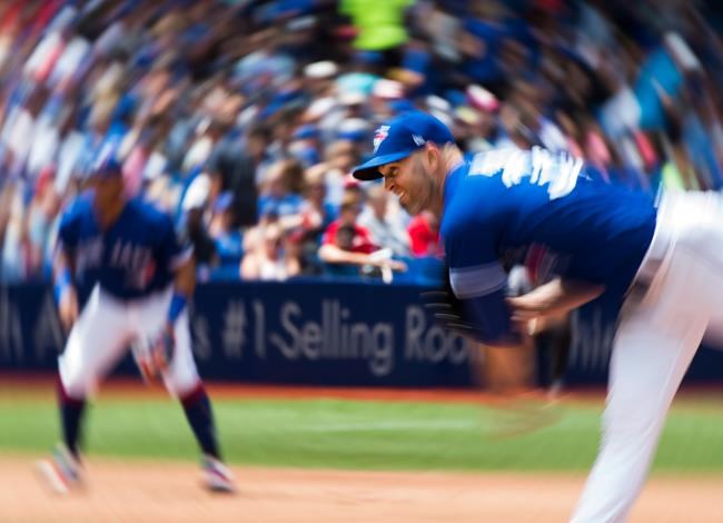 Morales hits two-run shot as Blue Jays edge Braves 5-4 in matinee | iNFOnews.ca