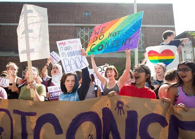 Ontario students walk out of class to protest sex-ed curriculum changes | iNFOnews.ca Ontario students walk out of class to protest sex-ed curriculum changes | iNFOnews.ca