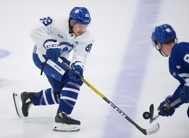 Maple Leafs rookie Nick Robertson doing his best to handle the camp hype | iNFOnews.ca