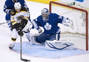 Bruins bounce back to defeat Leafs, disappointing fans inside and outside the ACC | iNFOnews.ca CP23220446