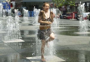 Much of southern Ontario and Quebec in grips of heat wave until Friday | iNFOnews.ca CP19013162