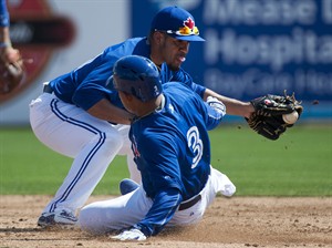 Jays catcher Russell Martin: Corralling knuckleball is like catching a butterfly | iNFOnews.ca CP32116846