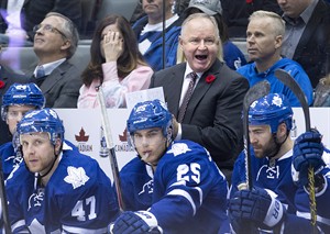 Leafs coach Carlyle believes his team's troubles at home are all mental | iNFOnews.ca CP30453743