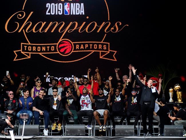 Raptors announcer credited with calming massive crowd after shooting | iNFOnews.ca