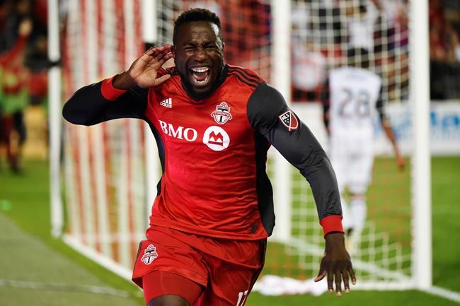 Giovinco, Hasler, Altidore score as Toronto stretches unbeaten streak to 8 games | iNFOnews.ca Giovinco, Hasler, Altidore score as Toronto stretches unbeaten streak to 8 games | iNFOnews.ca