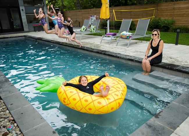 Canadians outfitting backyards with pools to deal with COVID-19 pandemic | iNFOnews.ca Canadians outfitting backyards with pools to deal with COVID-19 pandemic | iNFOnews.ca