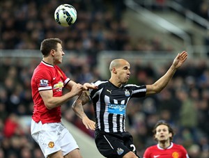 Man United defender Jonny Evans denies spitting at Cisse, but Newcastle striker issues apology | iNFOnews.ca CP32159767