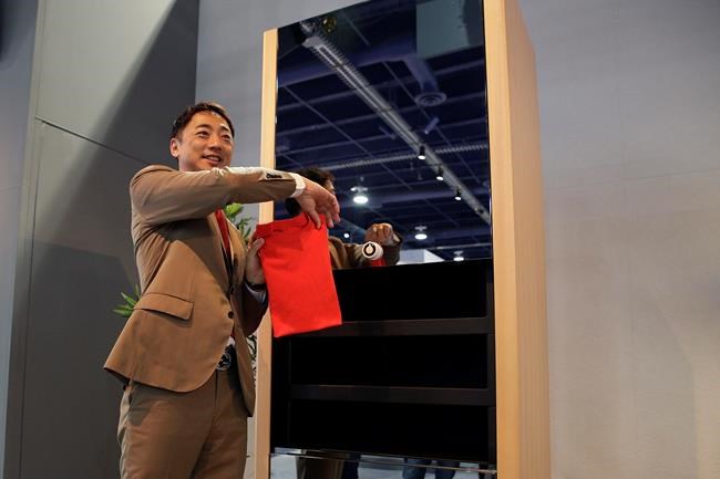 Tech gathering showcases gadgets we don't need - until we do | iNFOnews.ca CP222662111