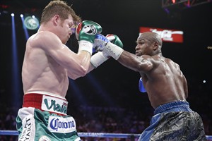 Floyd Mayweather Jr. dominates for easy decision over Canelo Alvarez | iNFOnews.ca CP24989506