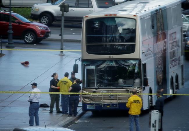 Police: 'No apparent reason' for shooting on Vegas Strip bus | iNFOnews.ca Police: 'No apparent reason' for shooting on Vegas Strip bus | iNFOnews.ca