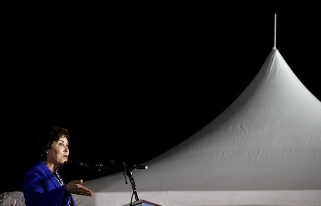 The Latest: Kimmel roasts Heller, Trump at Las Vegas rally | iNFOnews.ca