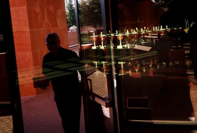 Las Vegas pauses but looks ahead a year after mass shooting | iNFOnews.ca