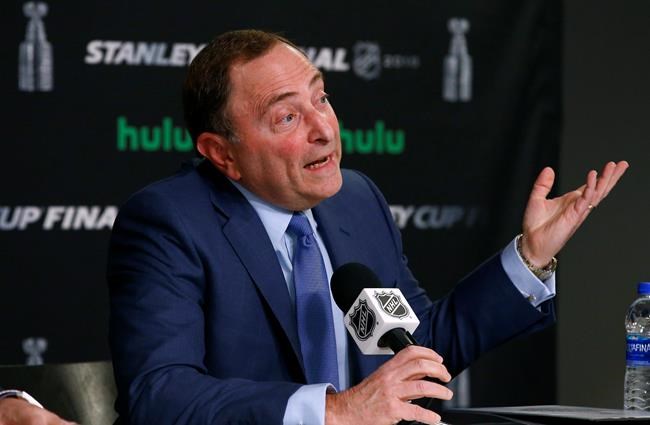 NHL commissioner Gary Bettman trumpets success of Vegas Golden Knights | iNFOnews.ca CP656383562