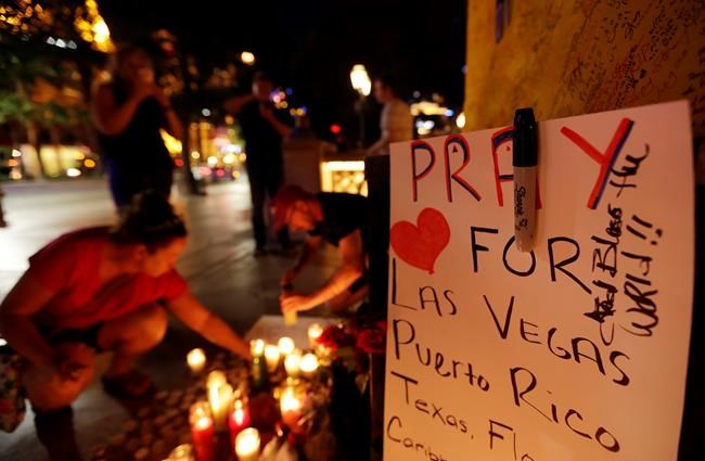 Some Las Vegas victims died with family, friends at side | iNFOnews.ca CP40889905