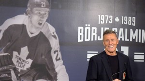 Borje Salming draws laughs with blue story about fellow Swede Peter Forsberg | iNFOnews.ca CP30704355