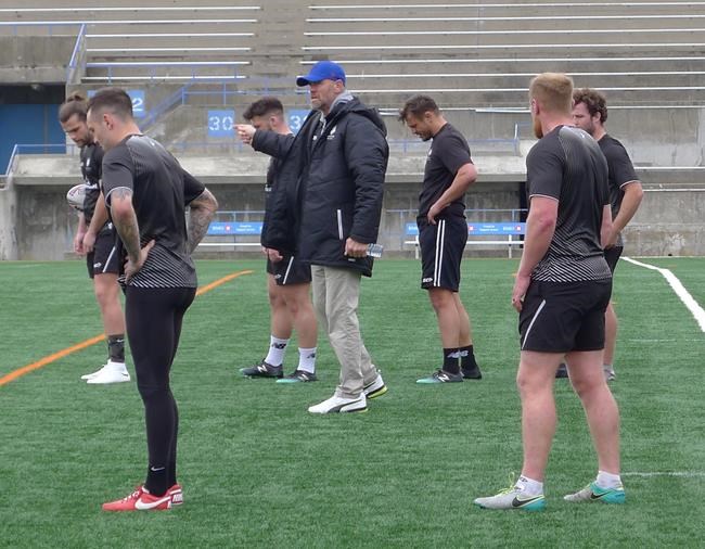 A former royal marine and boxer, Wolfpack coach has compelling back story | iNFOnews.ca