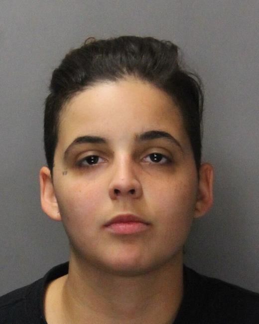 Smoker arrested after yelling death threats on plane | iNFOnews.ca Smoker arrested after yelling death threats on plane | iNFOnews.ca