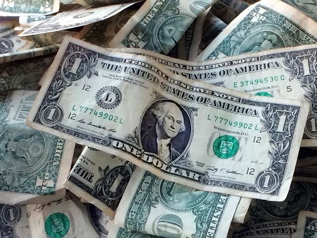 Save money by thinking like a college student | iNFOnews.ca CP2018686298