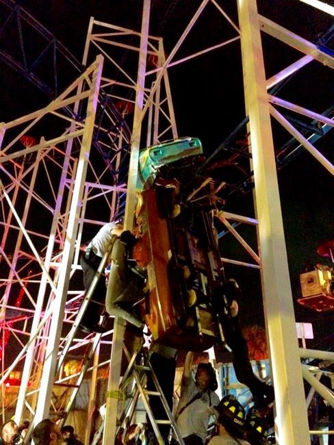 Riders plunge 34 feet, 6 injured in roller coaster derail | iNFOnews.ca Riders plunge 34 feet, 6 injured in roller coaster derail | iNFOnews.ca