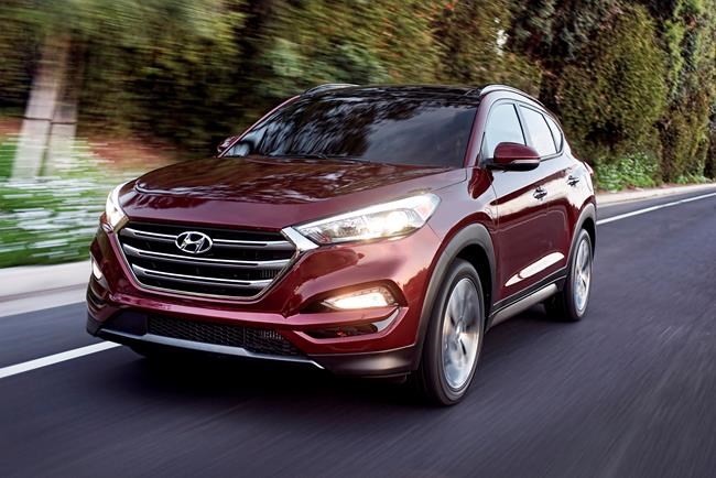 Small SUVs do poorly in insurance industry headlight tests | iNFOnews.ca Small SUVs do poorly in insurance industry headlight tests | iNFOnews.ca