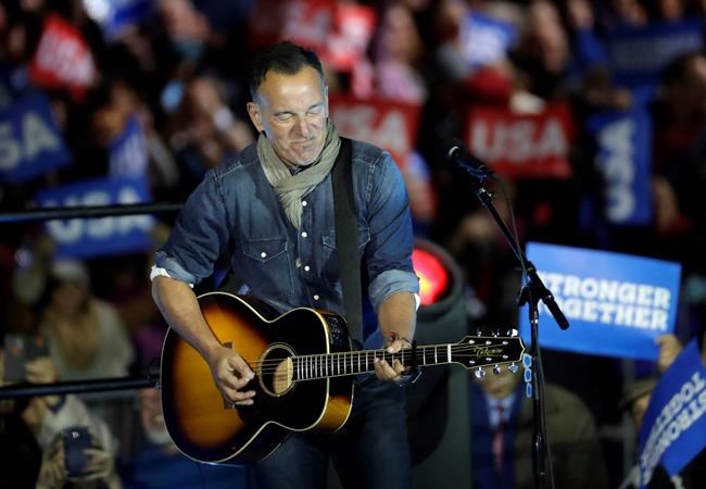 Tom Hanks turns fanboy in breezy chat with Bruce Springsteen | iNFOnews.ca Tom Hanks turns fanboy in breezy chat with Bruce Springsteen | iNFOnews.ca