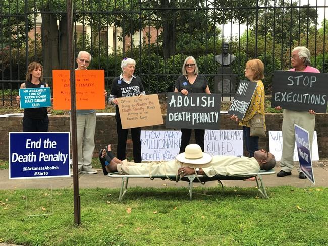 Officials remove themselves from probes into Arkansas judge | iNFOnews.ca