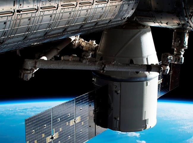 SpaceX capsule reaches space station with food, experiments | iNFOnews.ca