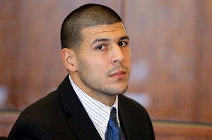 Prosecutor: Spilled drink in club led ex-US football star Aaron Hernandez to kill 2 in 2012 | iNFOnews.ca CP28542784