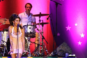 A year later, Amy Winehouse still lives on through foundation in her name, musical projects | iNFOnews.ca CP19495525