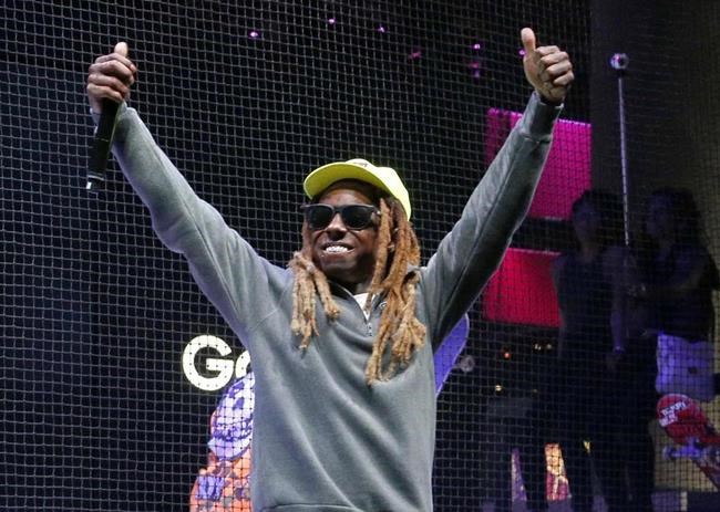 High Times: Lil Wayne cut short concert at California event | iNFOnews.ca