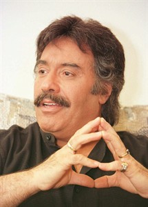 Pop singer Tony Orlando visits families of missing Israeli teens, appeals for their release | iNFOnews.ca