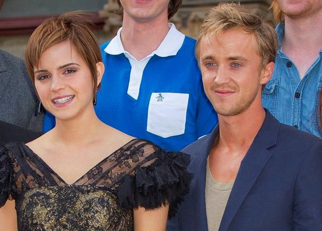 'Harry Potter' co-stars reunite for a skateboard ride | iNFOnews.ca 'Harry Potter' co-stars reunite for a skateboard ride | iNFOnews.ca