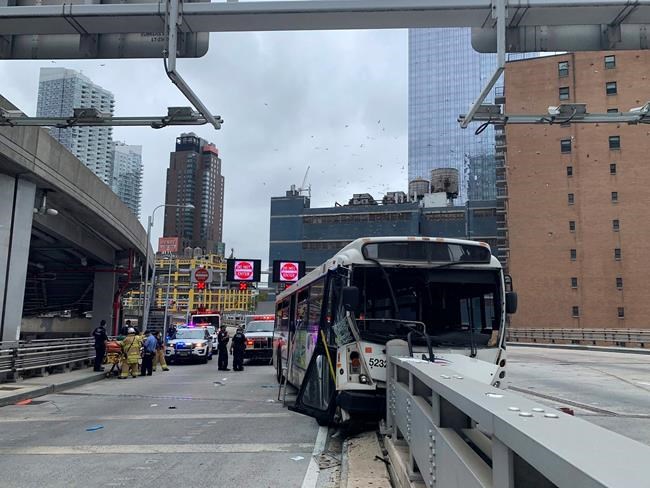 Commuter bus slams into divider at NYC bus terminal, 16 hurt | iNFOnews.ca Commuter bus slams into divider at NYC bus terminal, 16 hurt | iNFOnews.ca