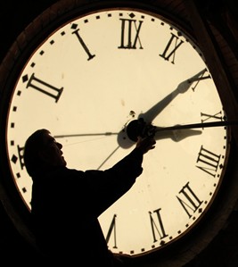 It's that time again: Don't forget to set your clocks back an hour; think fall back | iNFOnews.ca