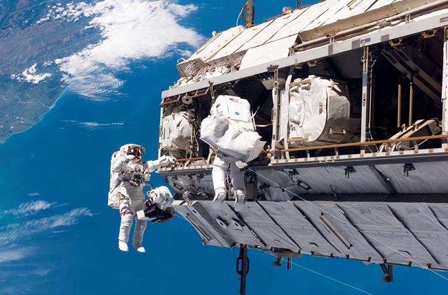Trump aims for moon, pulls back on space station, telescopes | iNFOnews.ca Trump aims for moon, pulls back on space station, telescopes | iNFOnews.ca