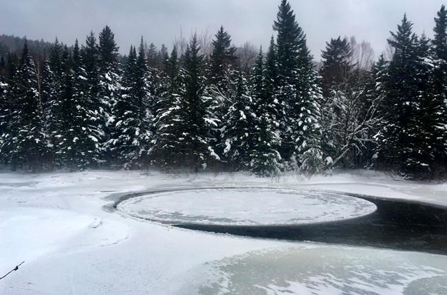 Another ice disk grabs attention in Maine | iNFOnews.ca Another ice disk grabs attention in Maine | iNFOnews.ca