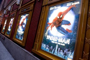 Actor hospitalized after injuring leg during Spider-Man performance on Broadway | iNFOnews.ca CP24532970