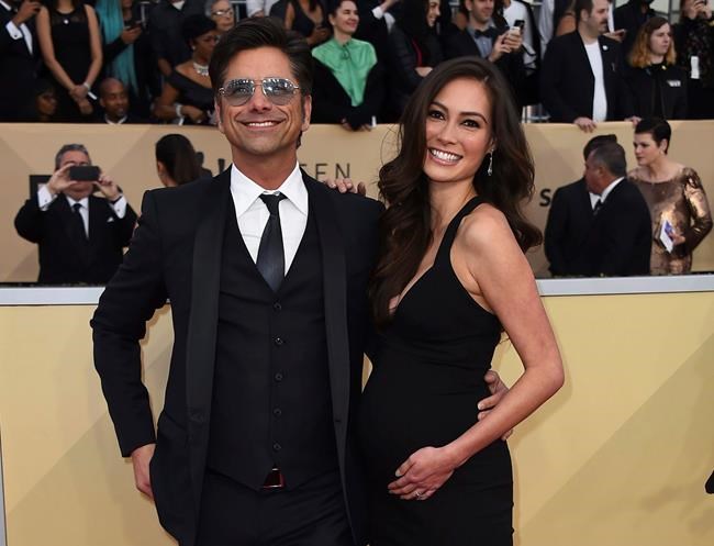 Thieves swipe $165K in jewelry from John Stamos' fiancee | iNFOnews.ca