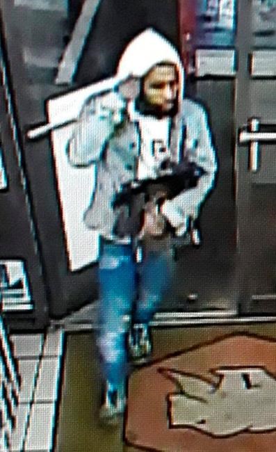 Man left drugs, gun in designer bags at convenience store | iNFOnews.ca