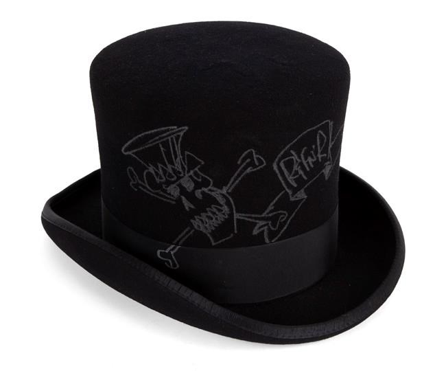 Slash's ex-wife auctioning items from marriage to guitarist | iNFOnews.ca