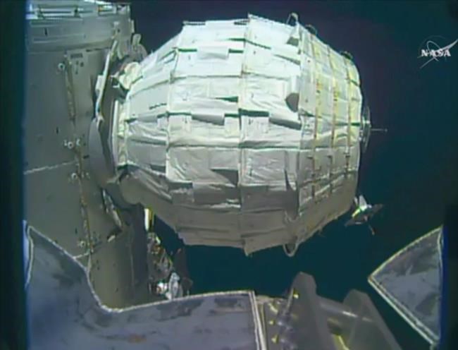 Astronauts enter world's first inflatable space habitat | iNFOnews.ca