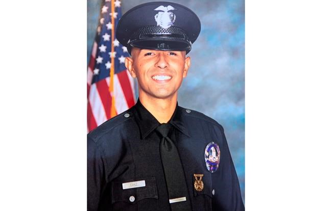 Off-duty Los Angeles police officer killed; gunman sought | iNFOnews.ca