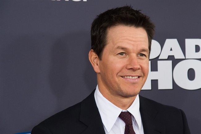 Fan with disabilities meets Mark Wahlberg after pizza gift | iNFOnews.ca CP37164464
