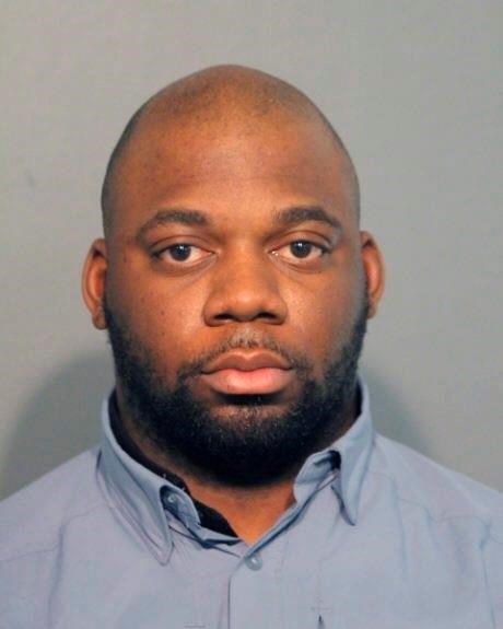 Judge: Man impersonating Chicago cop 'danger' to community | iNFOnews.ca