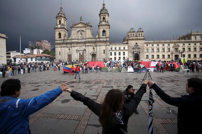 Colombia tries again for peace with sides signing new accord | iNFOnews.ca